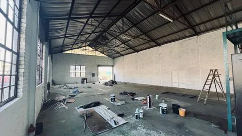5 Neutron Rd, Chloorkop has a 438m² Warehouse Available To Let (17)
